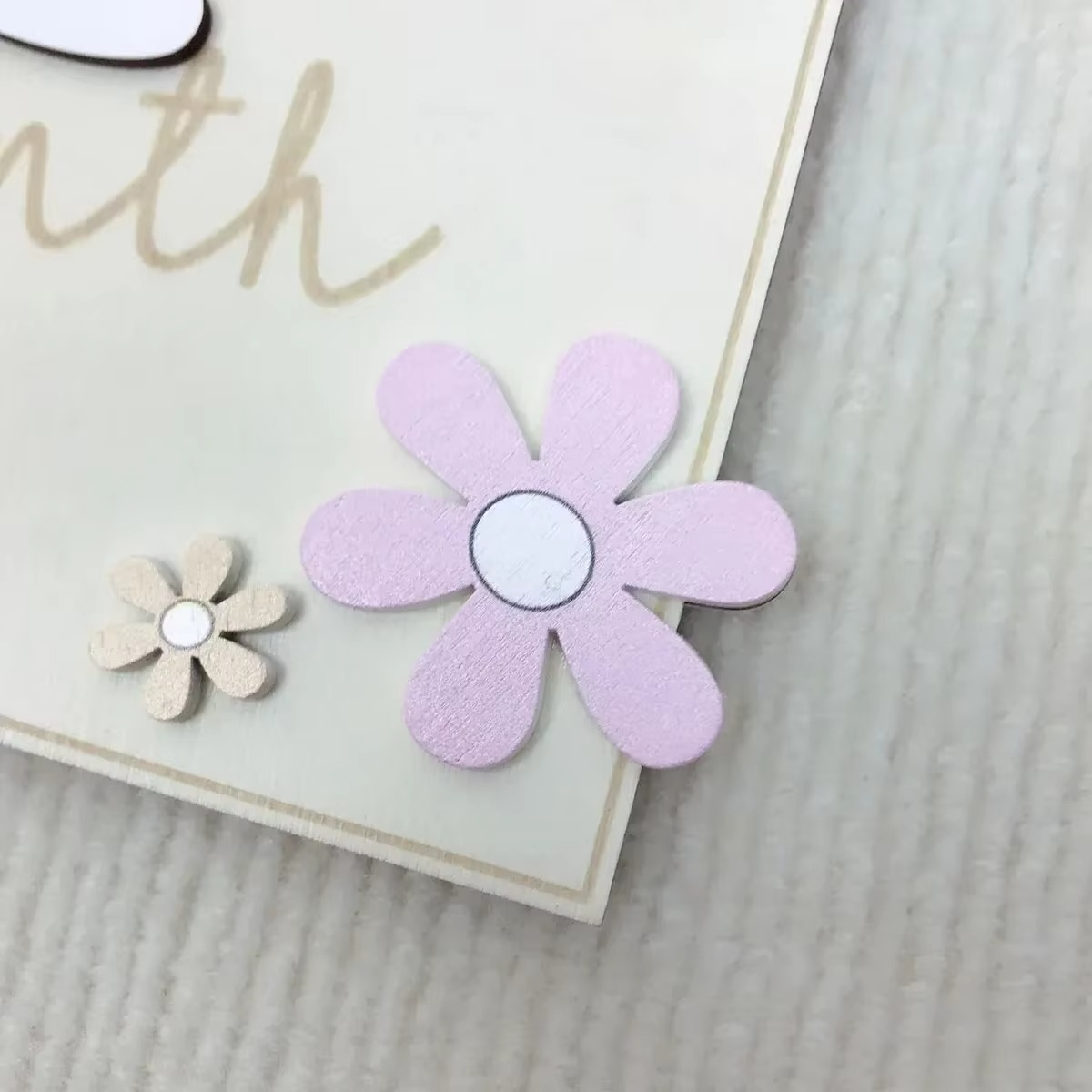 Wooden Baby Monthly Milestone Cards – Double-Sided Flower Milestone Markers 0-12 Months – Newborn Photography Props for Girls & Boys – Baby Shower Keepsake Gift