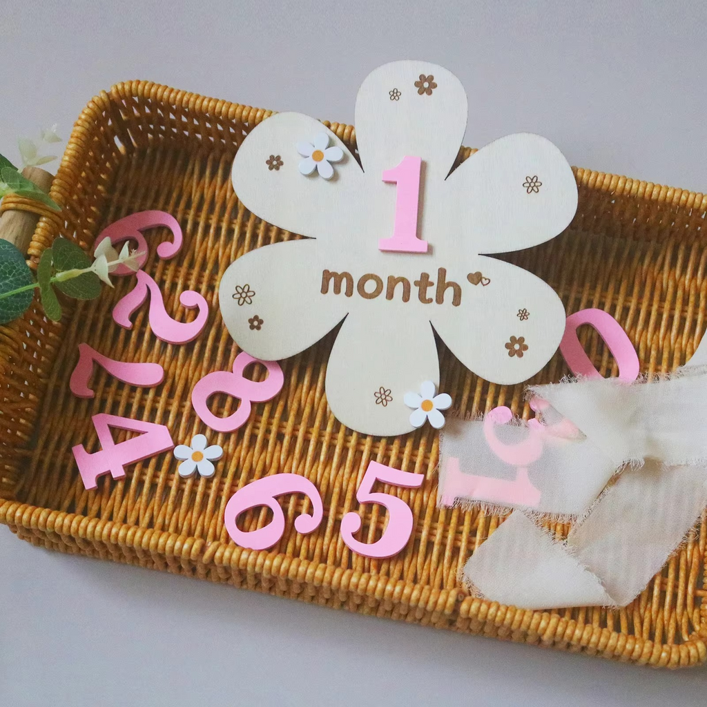 Wooden Flower Milestone Card Set – Baby Monthly Milestone Markers 1 Month to 1 Year – Pregnancy Journey Photo Props – Newborn Photography Keepsake Gift