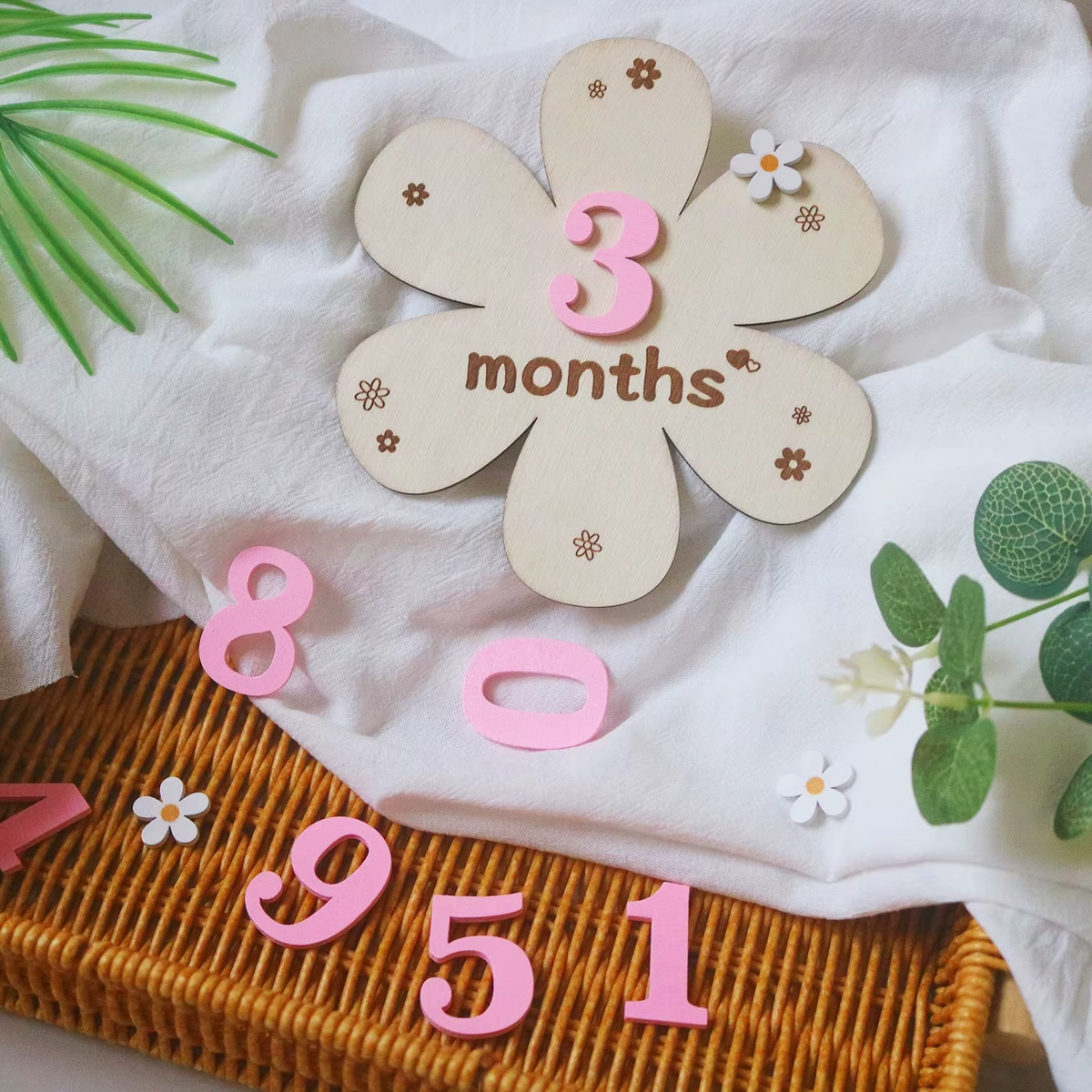 Wooden Flower Milestone Card Set – Baby Monthly Milestone Markers 1 Month to 1 Year – Pregnancy Journey Photo Props – Newborn Photography Keepsake Gift