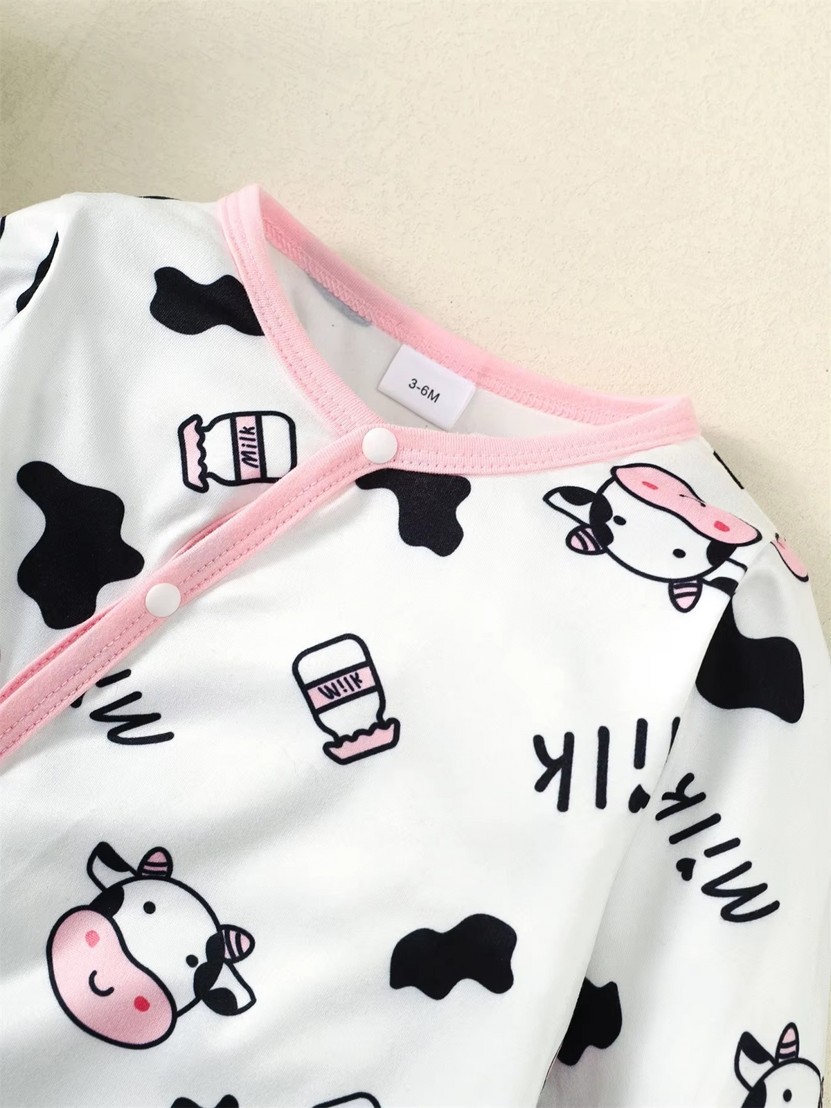 2PCS Newborn Baby Girl Cow Print Jumpsuit Set – Long Sleeve Bodysuit Romper with Headband – Cute Toddler Outfit for Spring & Autumn (0–18 Months)
