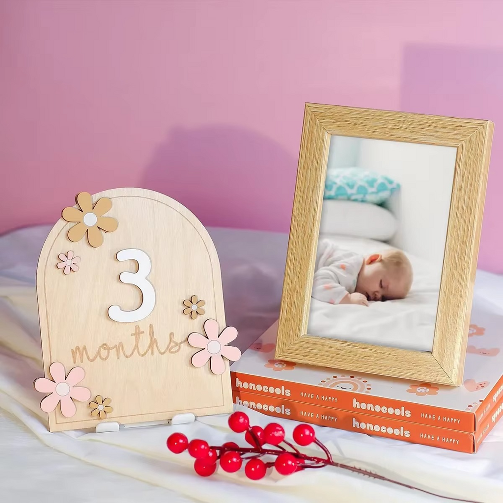 Wooden Baby Monthly Milestone Cards – Double-Sided Flower Milestone Markers 0-12 Months – Newborn Photography Props for Girls & Boys – Baby Shower Keepsake Gift