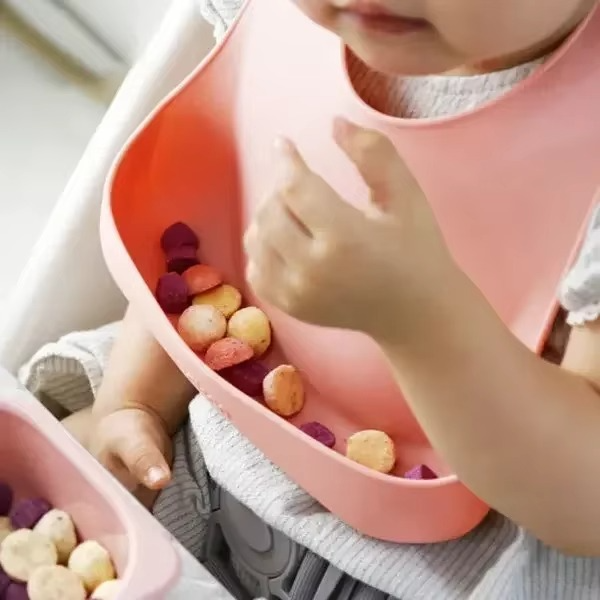 Food-Grade Silicone Baby Feeding Set – Suction Plate, Feeding Bowl, Straw Cup, Wooden Spoon & Fork – Toddler Tableware Set for Baby-Led Weaning